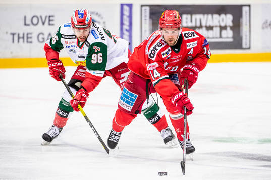 Moras Niki Petti och Modos Henrik Björklund