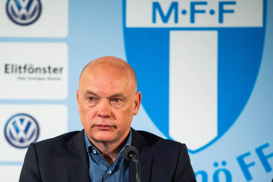 Tränare Uwe Rösler meddelar sin avgång