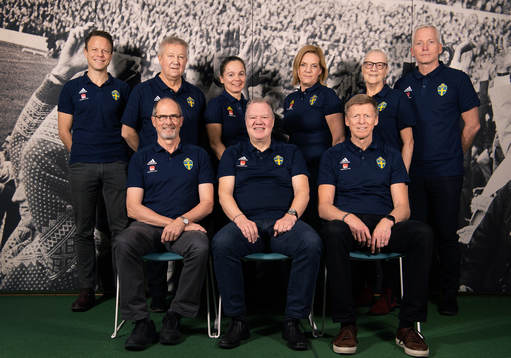 Övre raden frv. Anders Hübinette, Bert Andersson, Anette Karhy, Annika Grålls, Rose-Marie Frebran och Håkan Sjöstrand. Nedre raden fr.v. Lars-Christer Olsson, Karl-Erik Nilsson och Jörgen Eriksson från Svenska fotbollförbundets styrelse poserar för porträtt den 17 december 2019 i Stockholm.