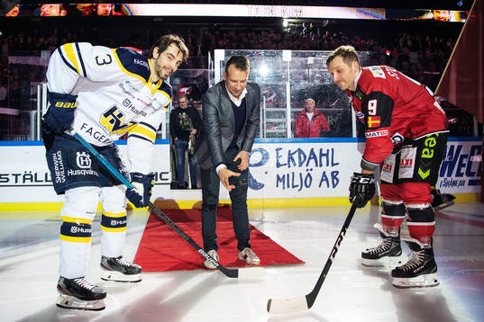 Malmö Redhawks tidigare spelare Kim Staal släpper pucken