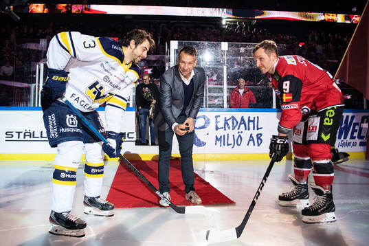 Malmö Redhawks tidigare spelare Kim Staal släpper pucken