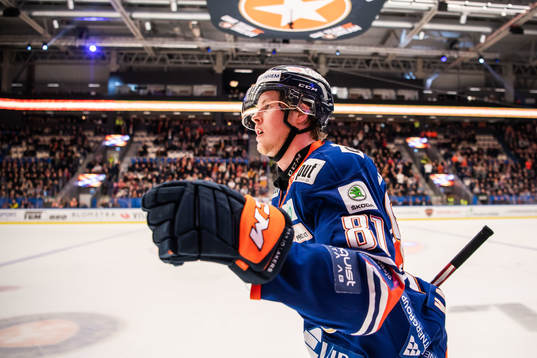 Växjös Fredrik Karlström jublar