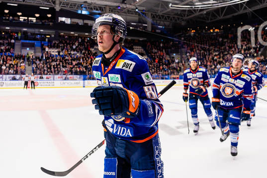 Växjös Fredrik Karlström jublar