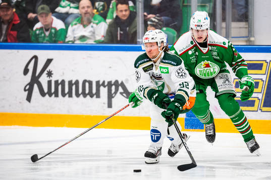 Färjestads Jesper Olofsson och Rögles Adam Edström