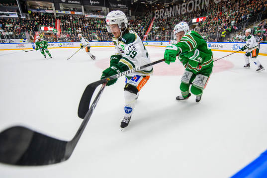 Färjestads Linus Johansson och Rögles Anton Bengtsson