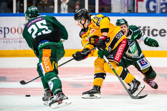 Luleås Arttu Ilomäki och Färjestads Albert Johansson