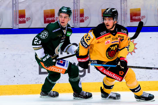 Färjestads Victor Sandberg och Luleås Oscar Engsund