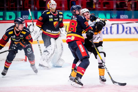 Djurgårdens Olle Alsing och Skellefteås Andreas Wingerli