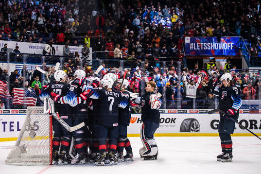 Players of USA celebrate
