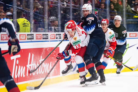 Nikita Rtishev of Russia and Ty Emberson of USA