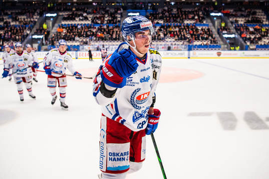 Oskarshamns Joakim Thelin jublar