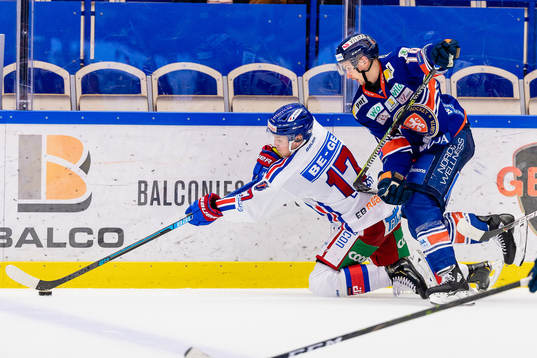 Oskarshamns Jonas Engström faller