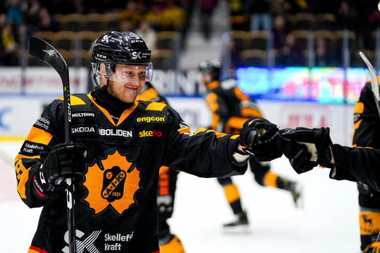 Skellefteås Tuomas Kiiskinen  jublar