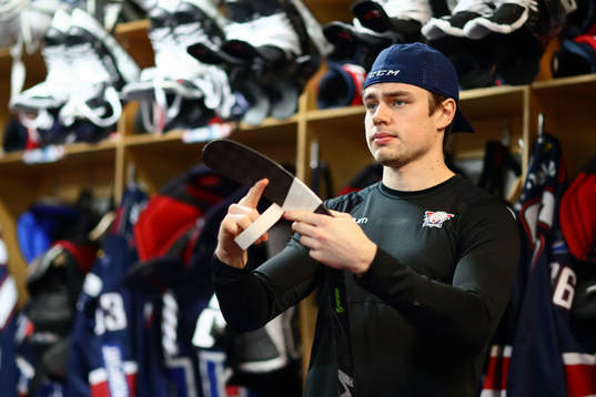 Linköpings Filip Karlsson före ishockeymatchen i SHL