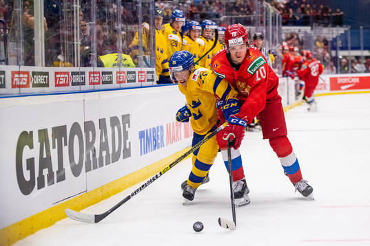Linus Öberg of Sweden against Dmitri Voronkov of Russia