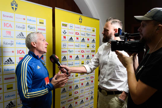 Håkan Sjöstrand, general secretary of the Swedish Football Association, is being interviewed by TV4 reporter Olof Lundh