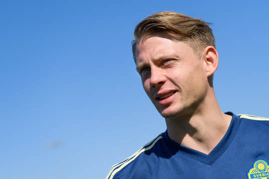 Simon Hedlund is being interviewed