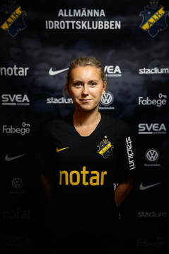 Adelisa Grabus, nyförvärv i AIK damfotboll fotograferad
