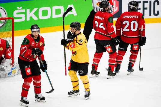 Einar Emanuelsson of Luleå celebrates scoring 0-1