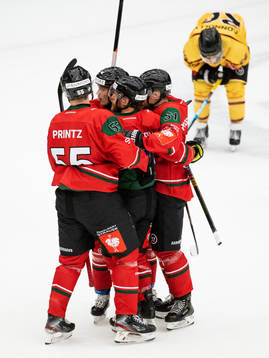 Karl Stollery of Frölunda celebrates scoring 2.2 with team