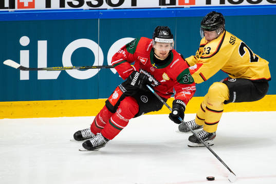 Nicklas Lasu of Frölunda and Jesper Sellgren of Luleå