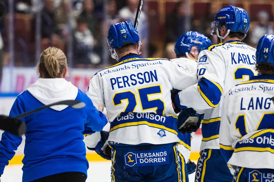 Leksands Linus Persson hjälps av isen