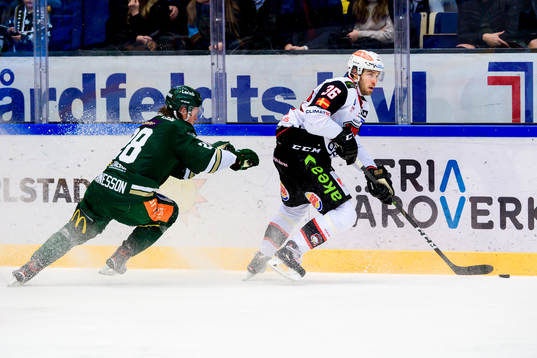 Färjestads Linus Arnesson och Malmö Redhawks Matias