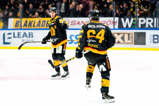 Skellefteås Jonathan Pudas jublar