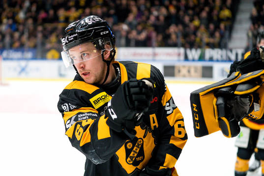 Skellefteås Jonathan Pudas jublar