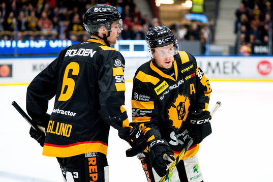 Skellefteås Jonathan Pudas jublar