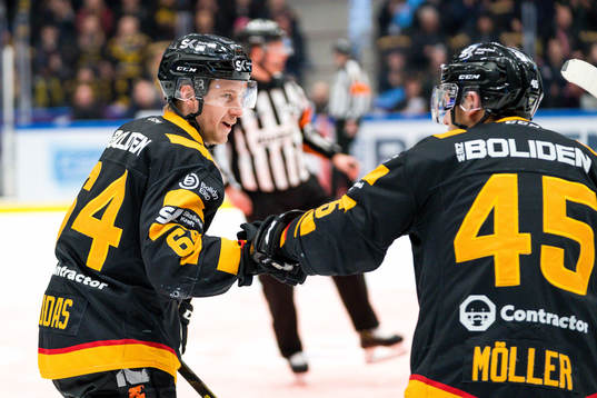 Skellefteås Jonathan Pudas jublar