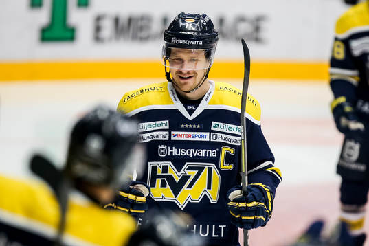 s Simon Önerud jublar