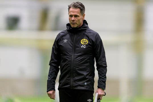 Damlagets tränare Joakim Carlsson
