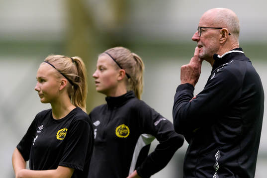Damlagets tekniktränare Jan Mak