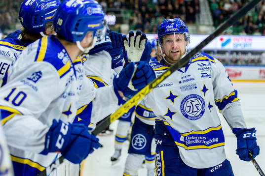 eksands Jonas Ahnelöv jublar