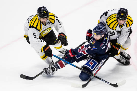 Brynäs Lukas Kilström och Linus Ölund mot Linköpings