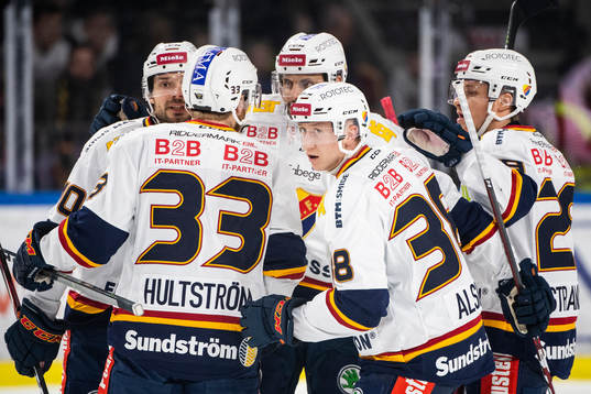 Djurgårdens Olle Alsing jublar