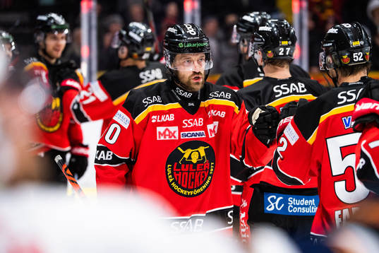 Luleås Daniel Sondell jublar