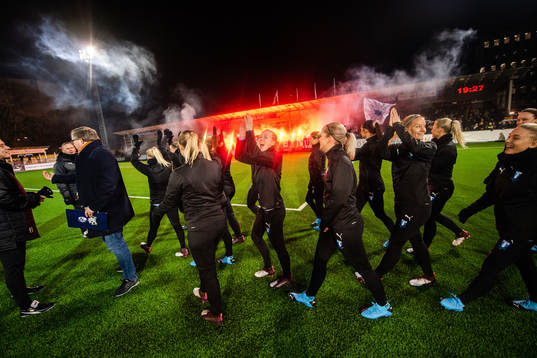 Malmö FFs Stina Stadig jublar
