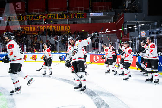 Joel Lundqvist of Frölunda celebrates
