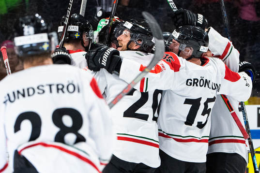 Joel Lundqvist of Frölunda celebrates with team mates