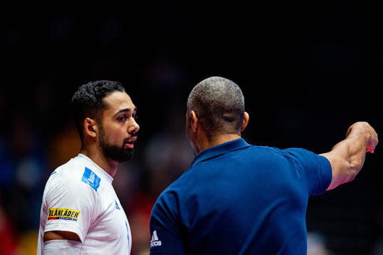 Melvyn Richardson talks to Didier Dinart, head coach of