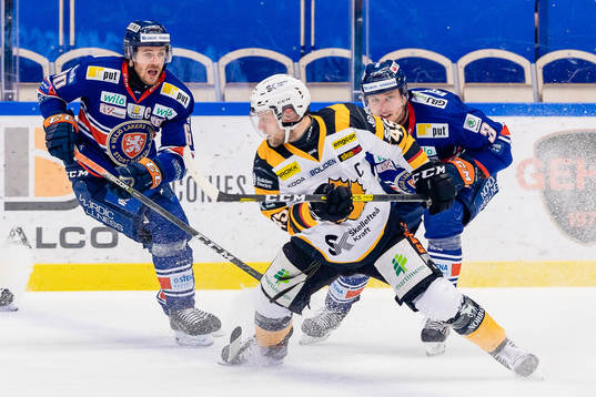 Växjös Erik Josefsson och Oliver Bohm jagar Skellefteås