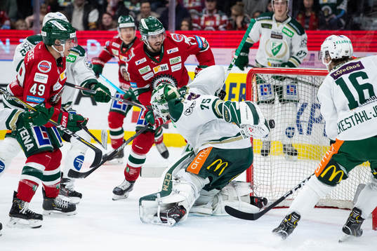 Frölundas Sebastian Stålberg gör 2-0 på Färjestads