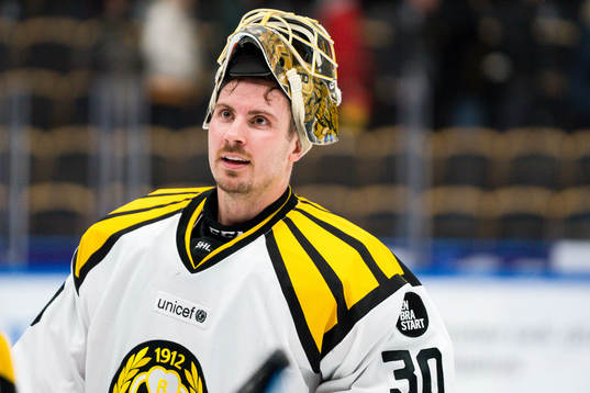 Brynäs målvakt Joacim Eriksson jublar