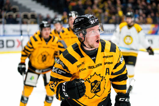 Skellefteås Jonathan Pudas jublar