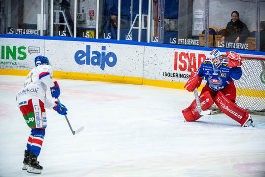 Oskarshamns målvakt Tex Williamsson och Emil Wahlberg