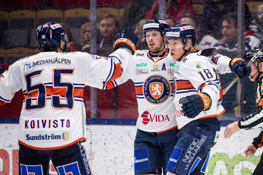 Växjös Martin Lundberg jublar