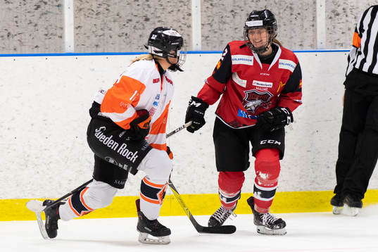 Malmö Redhawks Kristine Melberg och Karlskronas Filippa