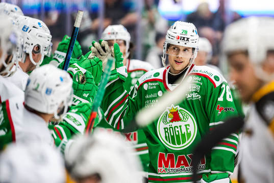 Rögles Dominik Bokk jublar